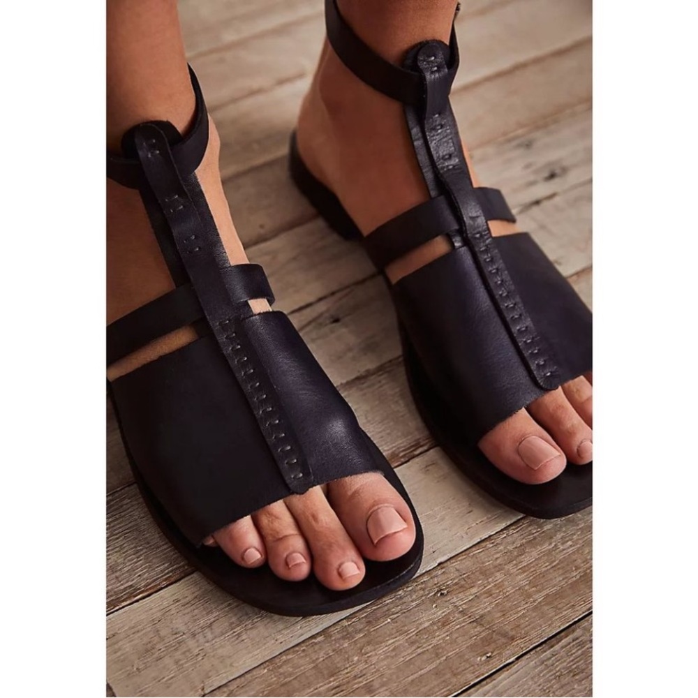 EUC FREE PEOPLE LONG WEEKEND SANDALS
